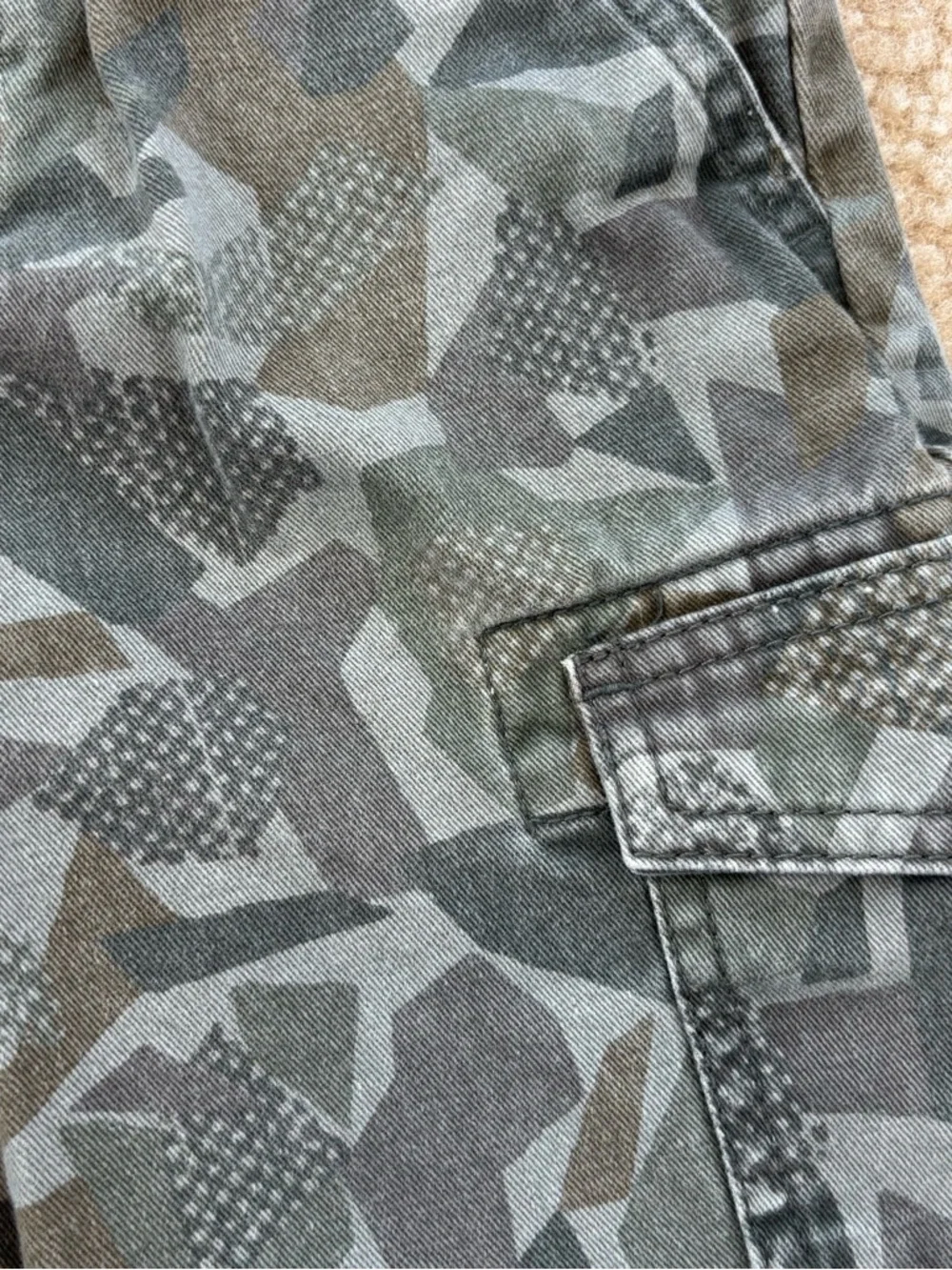 Cat & Jack Boys Camouflage Cargo Shorts - Green Size XS (4/5) - Picture 2 of 5